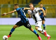 开云体育APP下载-卡利亚里客场惊险逆转，高唱胜利之歌