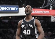 开云体育直播-包含马刺寻求连胜，球队外线射手突显实力的词条