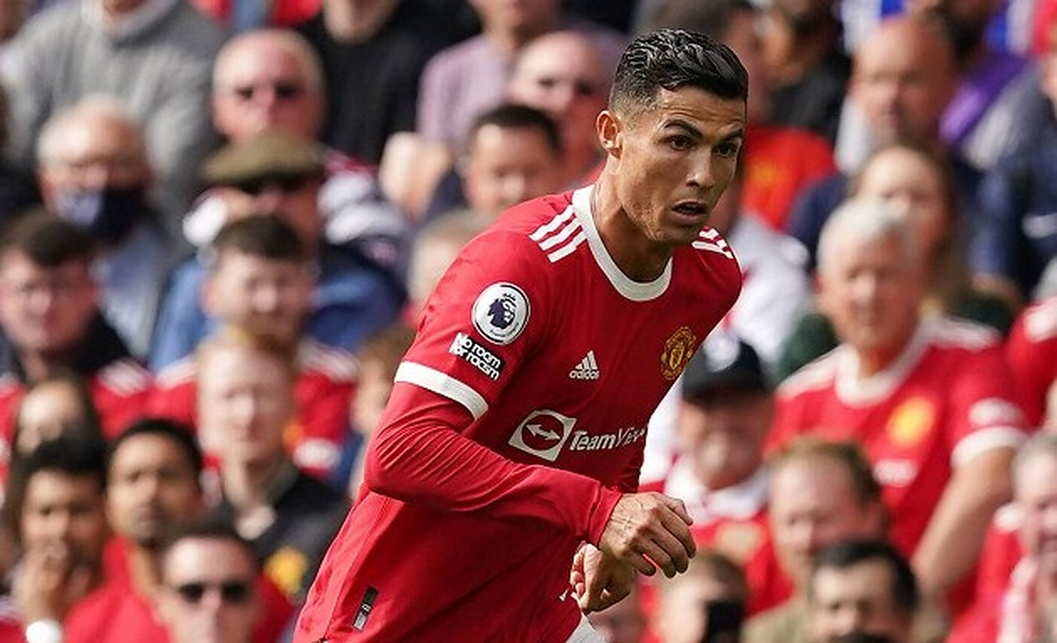 包含意大利完胜葡萄牙，厄德高送出助攻的词条