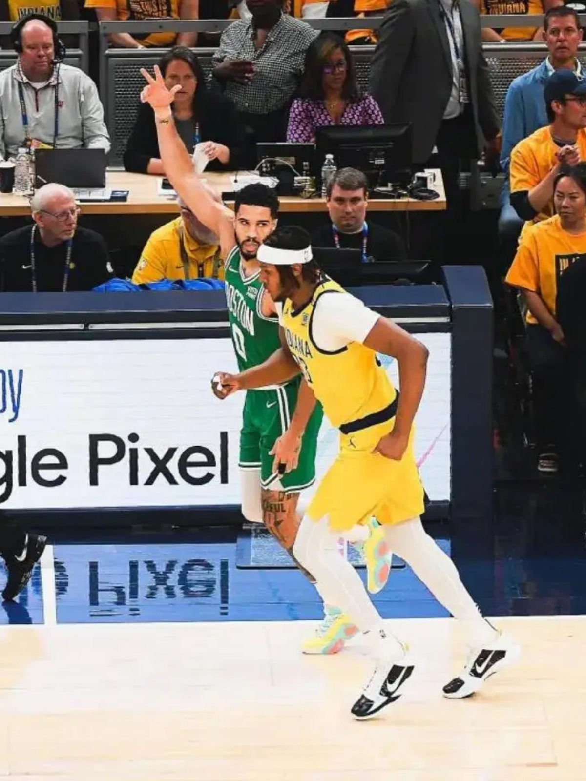 步行者险胜凯尔特人，萨博尼斯爆发神勇的简单介绍