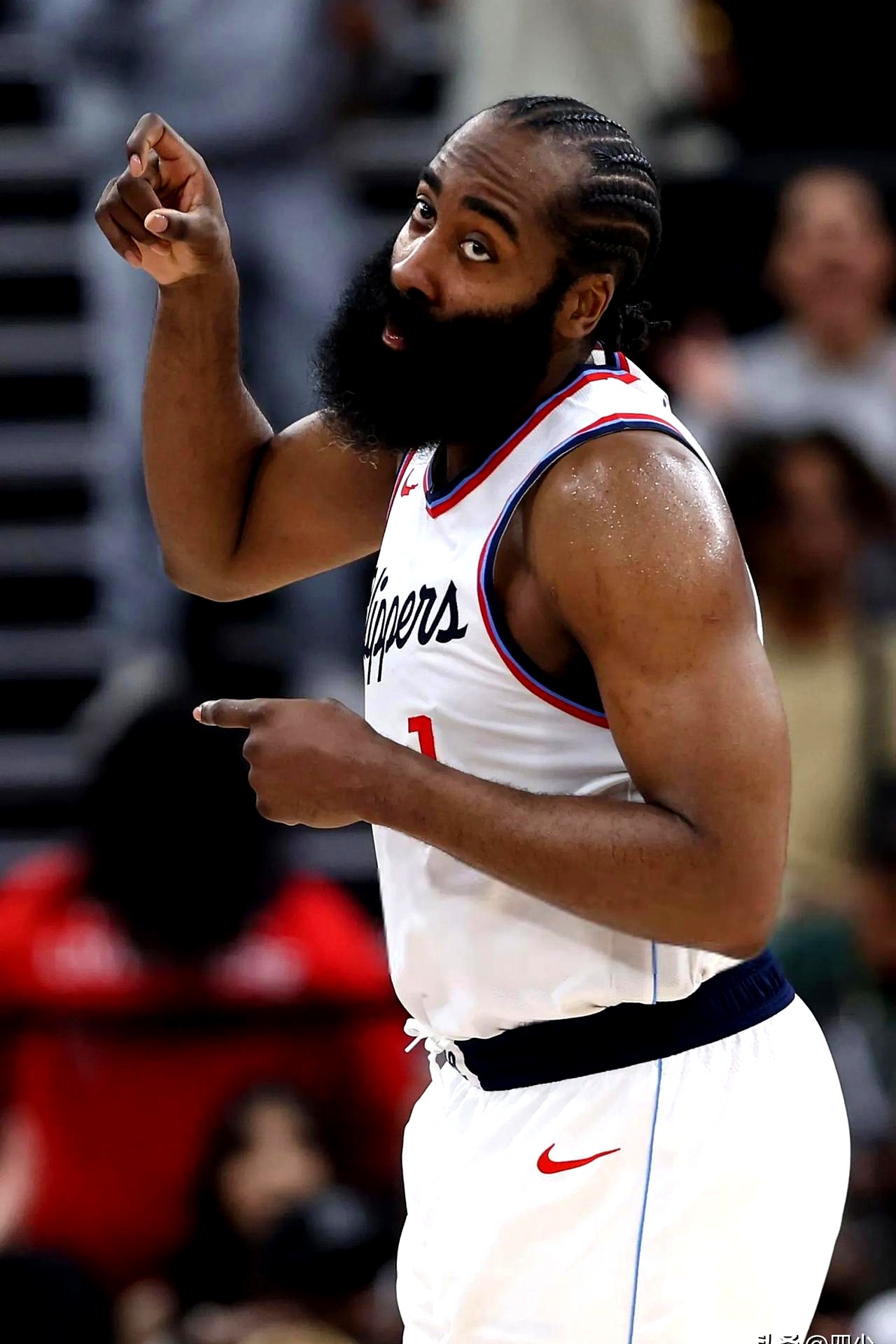 尼克斯血洗中国男篮，哈登高光表现的简单介绍