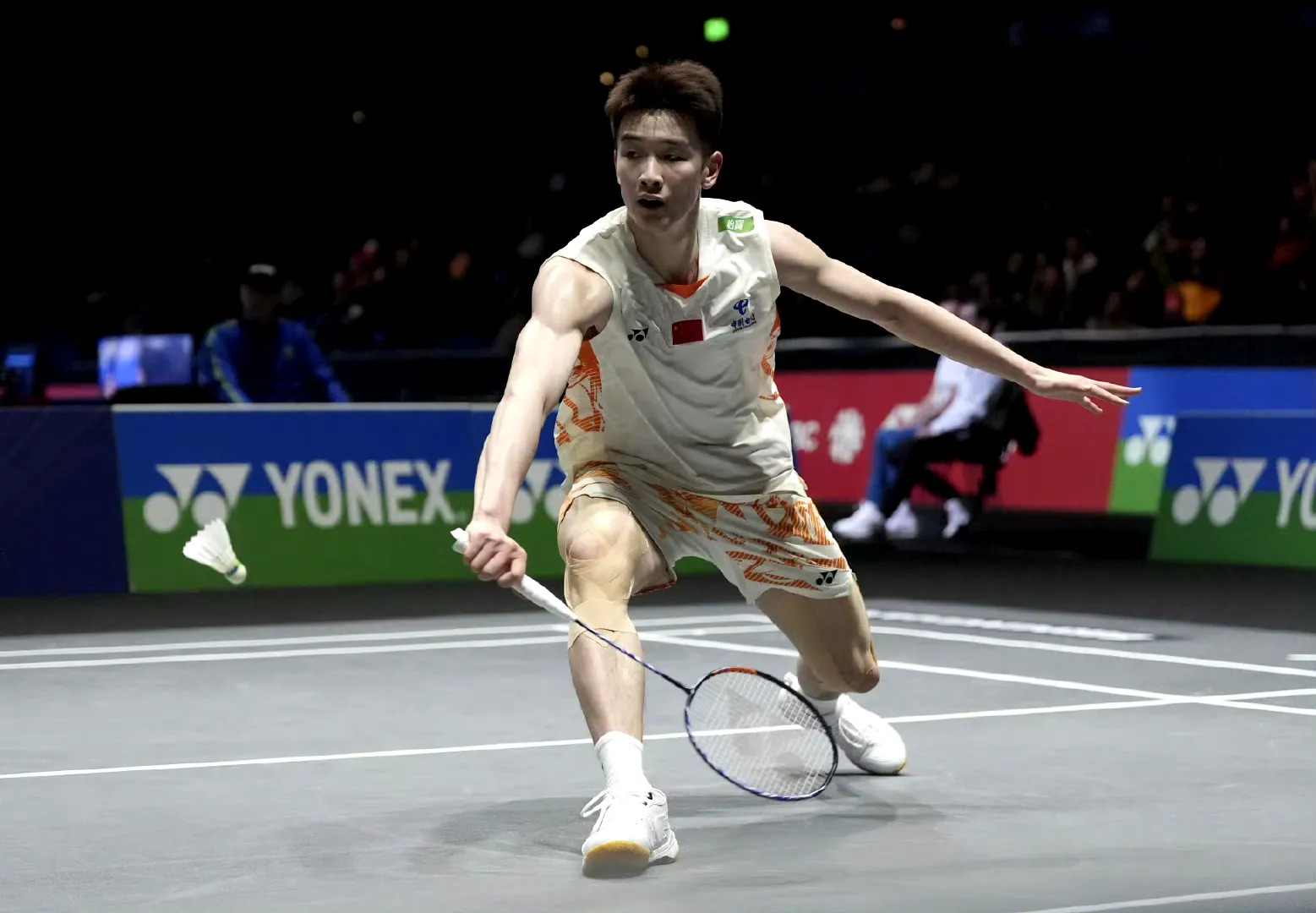 日本羽毛球队轻取印度羽毛球队，谌龙三分雨点燃全场