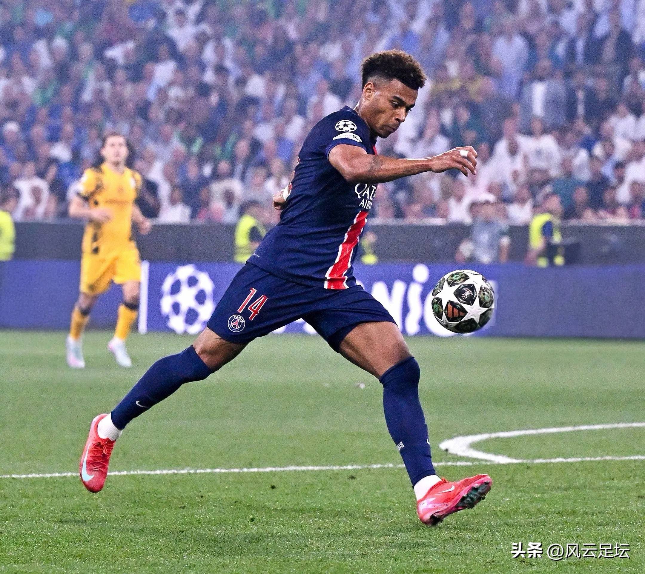 包含阿森纳险胜塞维利亚，马尔基尼奥斯绝境逆转的词条