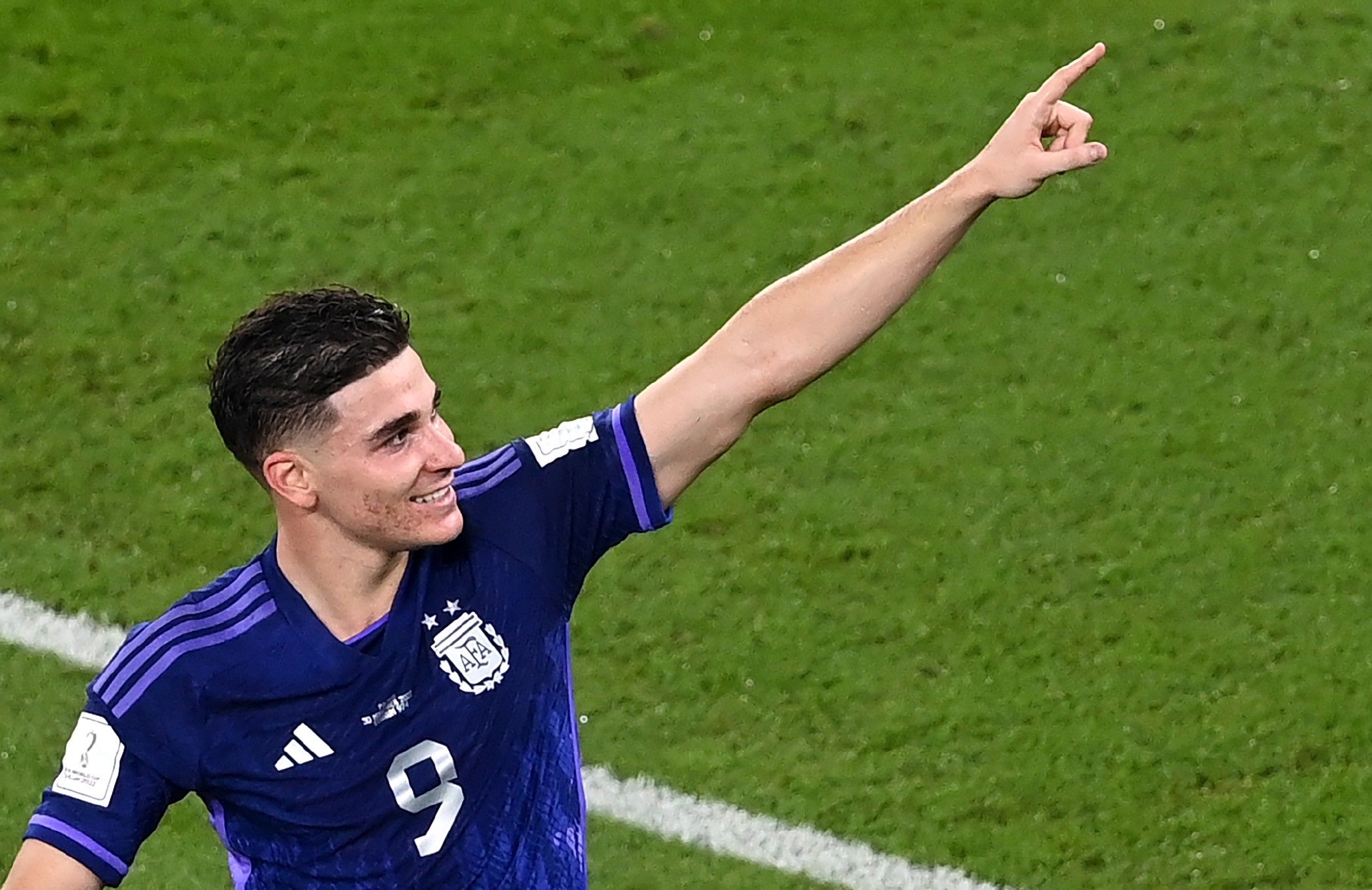 阿根廷鏖战波兰，阿尔瓦雷斯惊艳世界