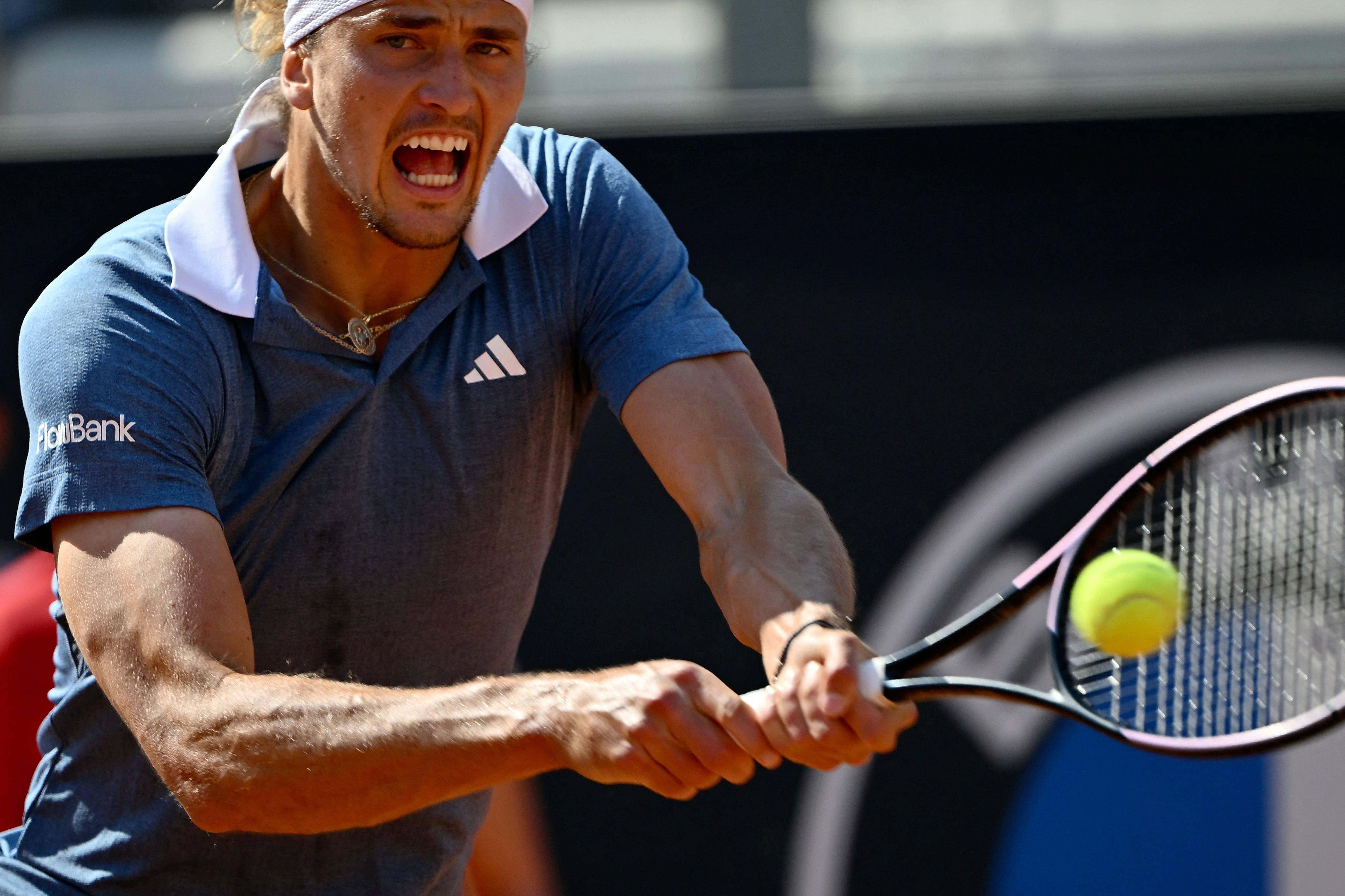 包含欧洲网球队完胜西班牙网球队，兹维列夫爆发神勇的词条