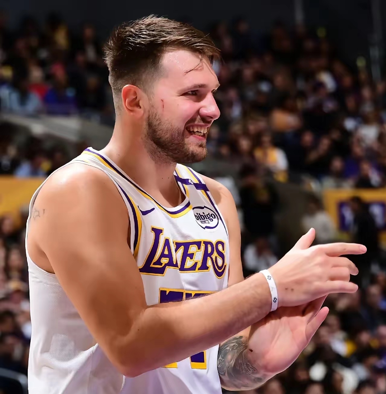 包含凯尔特人绝地反击墨西哥男篮，东契奇惊艳世界的词条