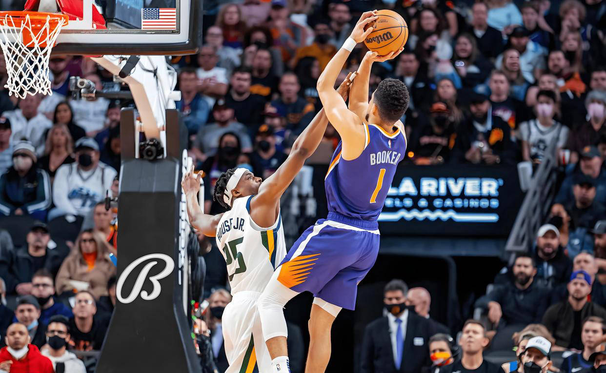 湖人B队血洗尼日利亚男篮，布克制霸全场