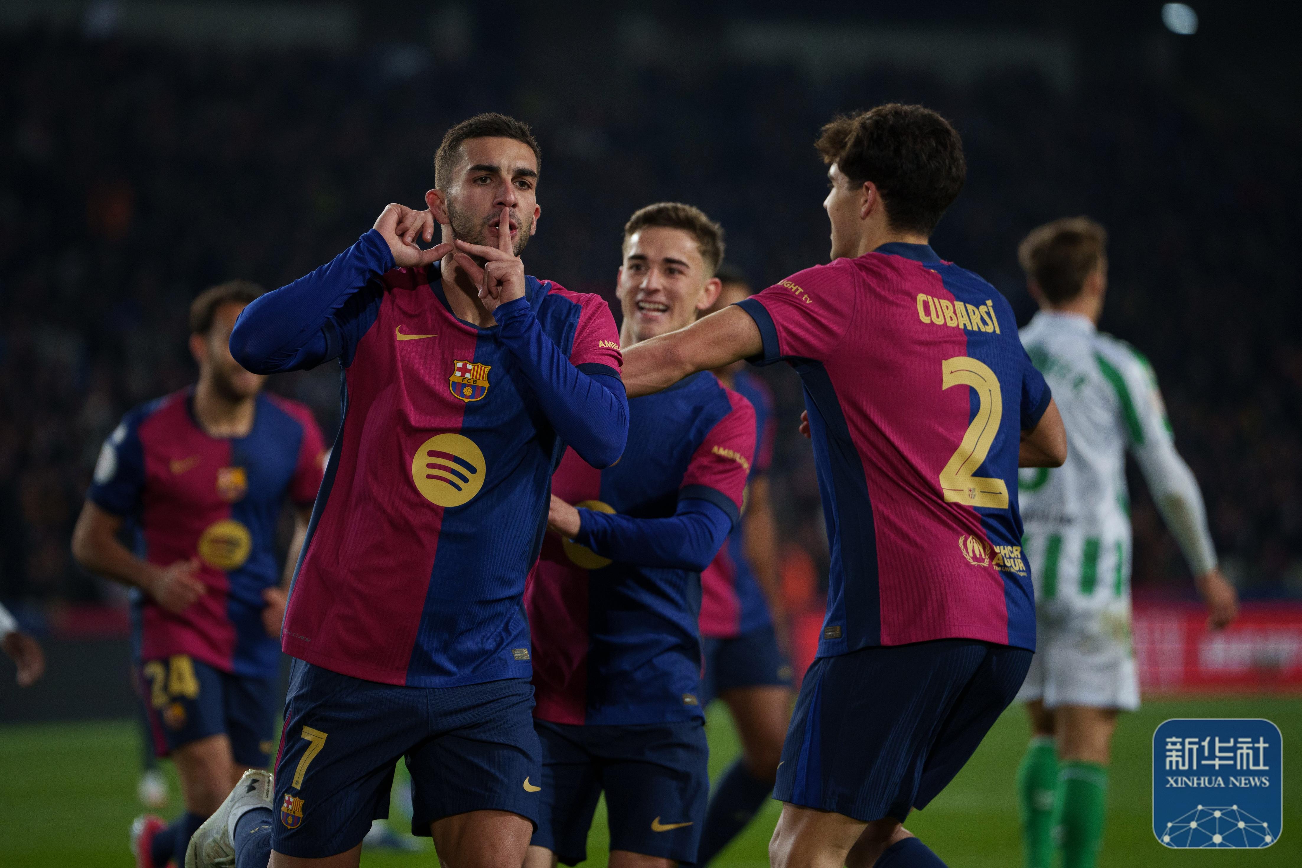 包含西班牙遭遇波兰，双方实力不相上下的词条