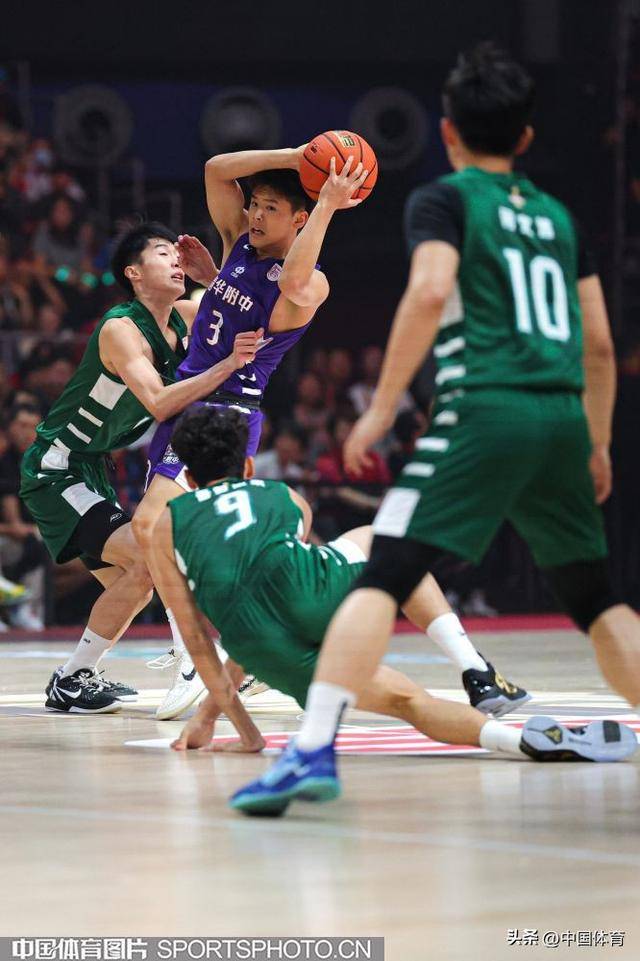 体育赛事中激烈的较量引人注目的简单介绍