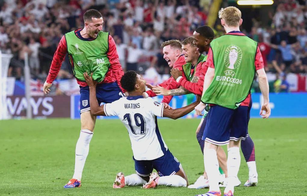 关于荷兰队逆转奥地利，成功晋级欧洲杯四分之一决赛的信息