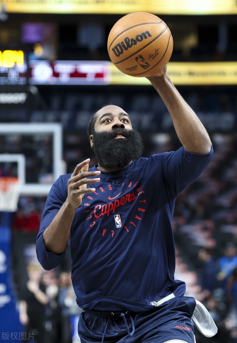 惊艳表现引来球队青睐，年轻球员崛起获赞誉的简单介绍