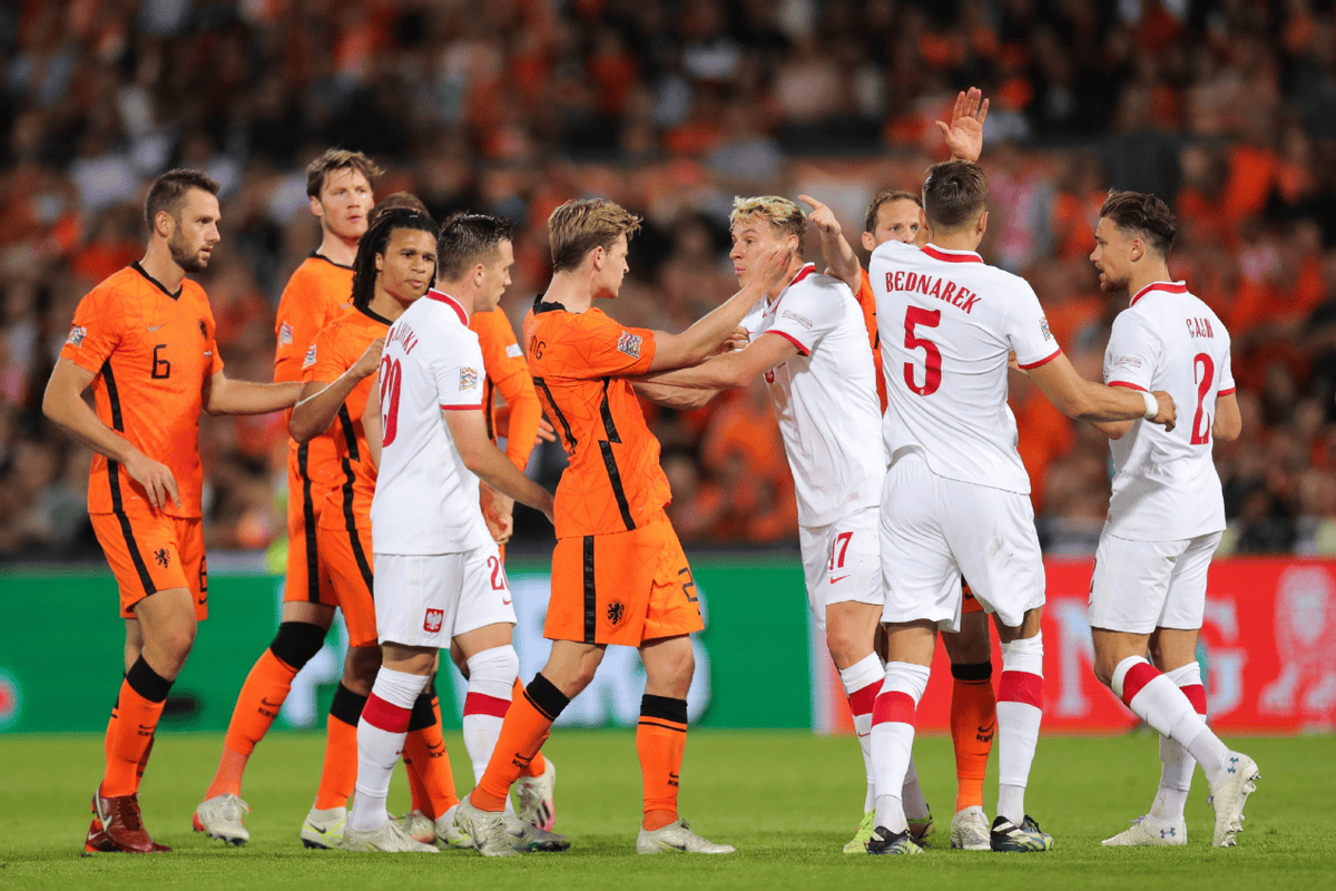 荷兰大胜波黑，锁定欧洲杯席位