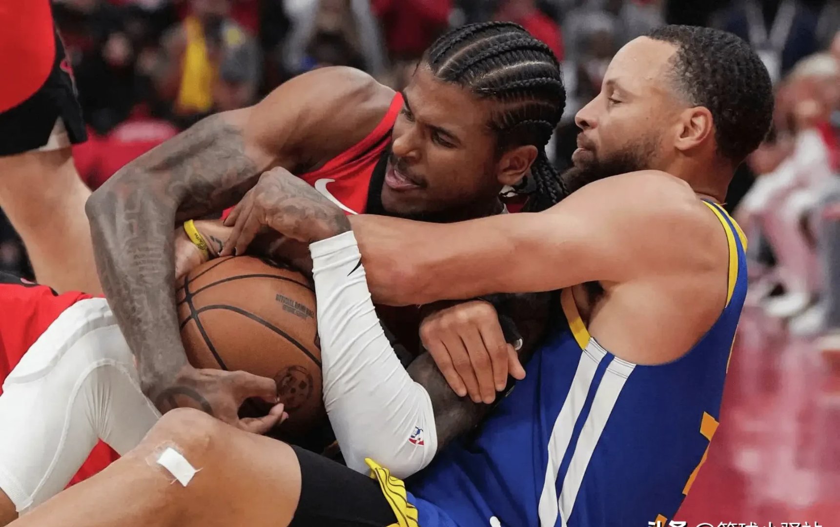 包含篮网绝地反击篮网B队，丹尼·格林关键制胜的词条