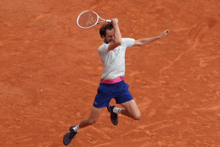 年终总决赛碾压法网，梅德韦杰夫关键制胜的简单介绍