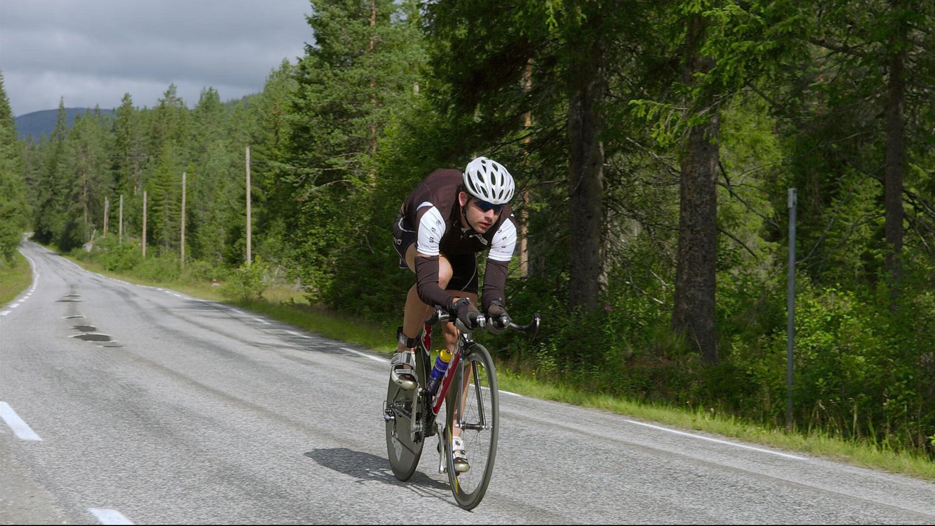 赛道与球场,当F1争冠之夜遇见西亚卡姆的满分表演