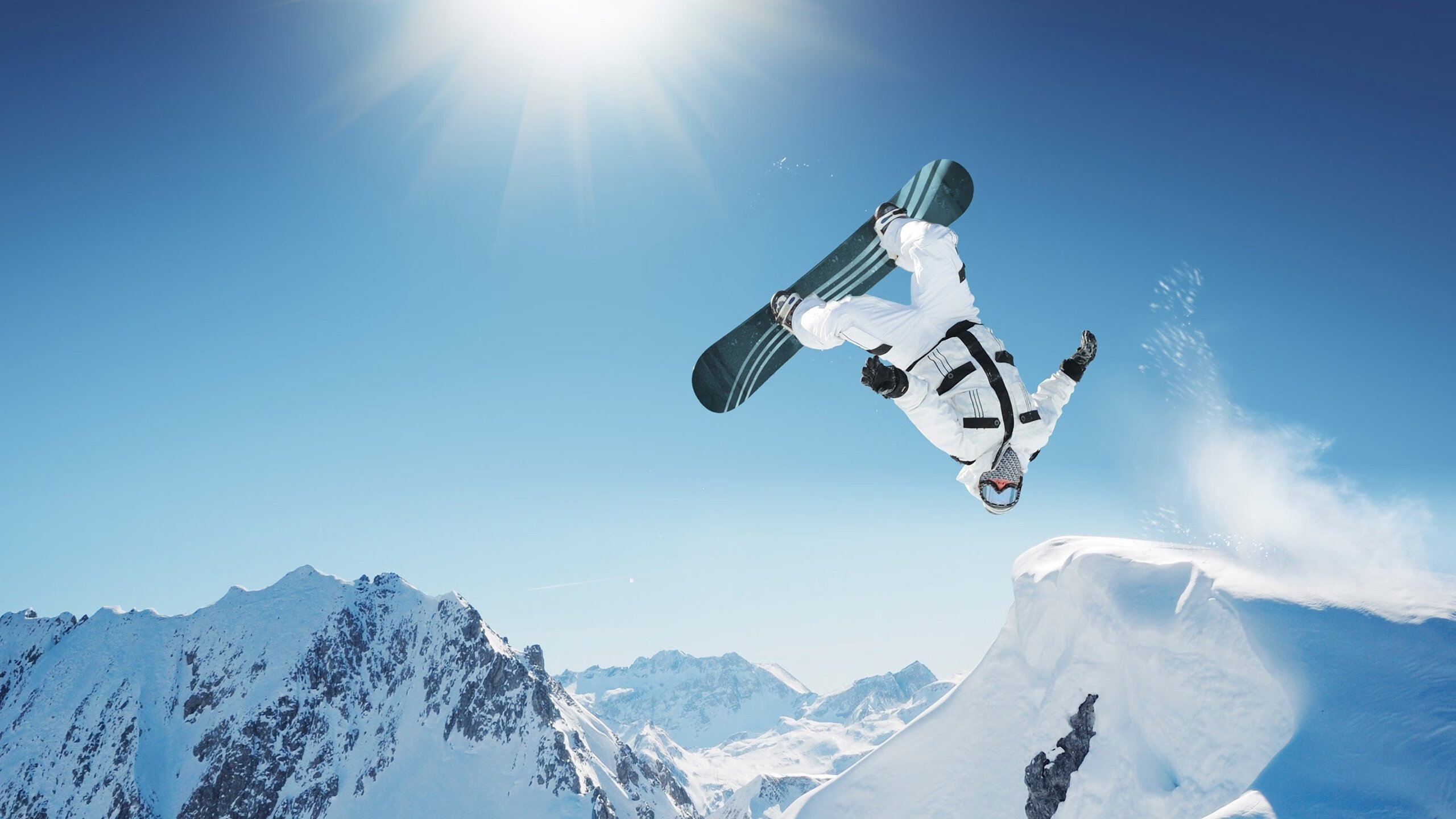 库尔图瓦时刻,当蓝鹰的羽翼掠过威斯特法伦的夜空