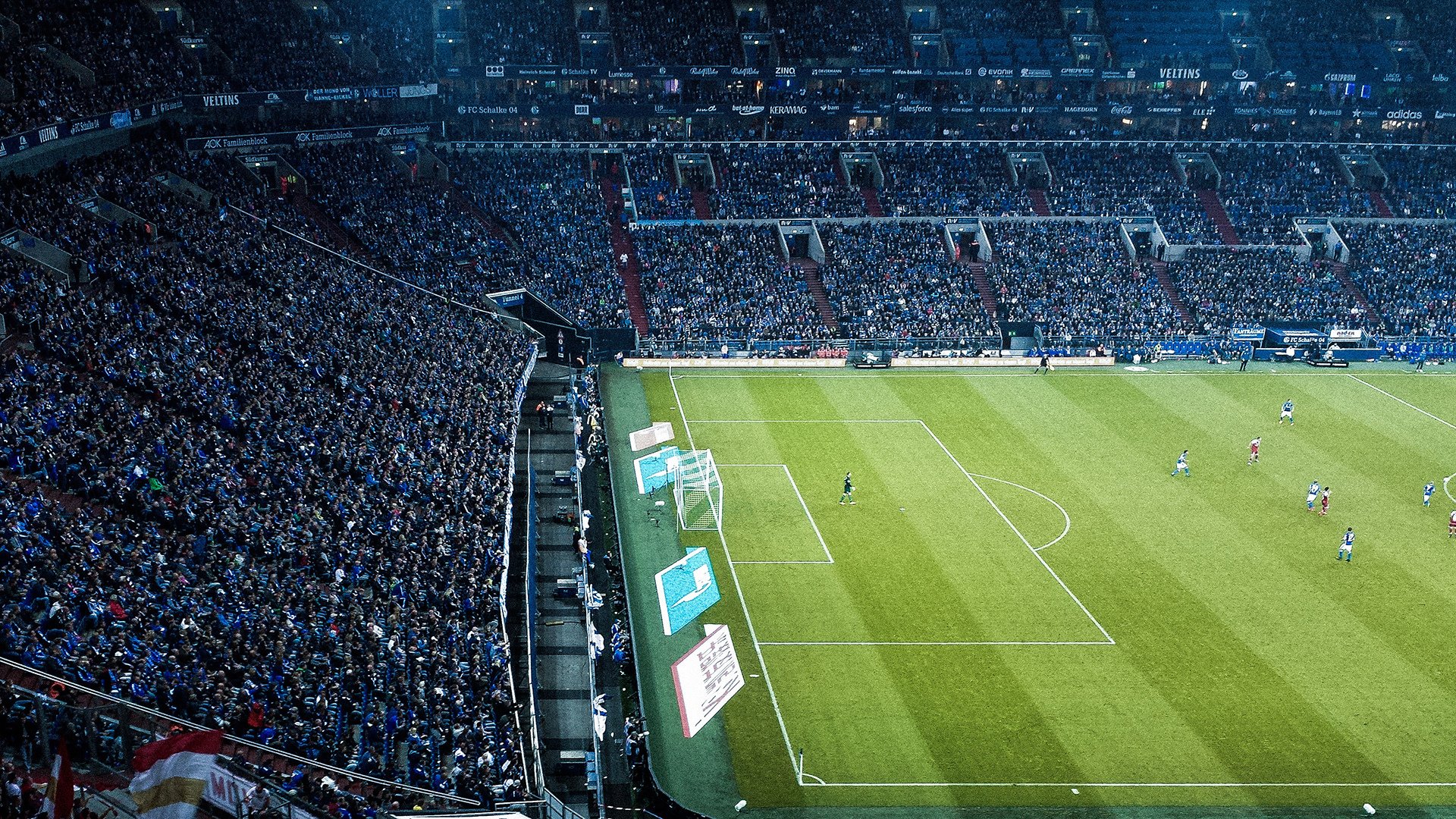 F1新赛季揭幕战焦点战，几内亚爆冷AC米兰，体育世界的魔幻与现实